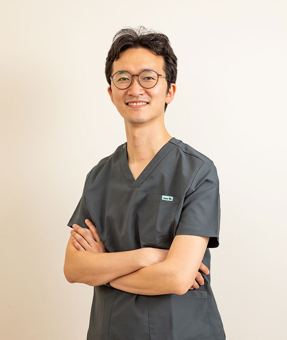 院長 岡村 真弥